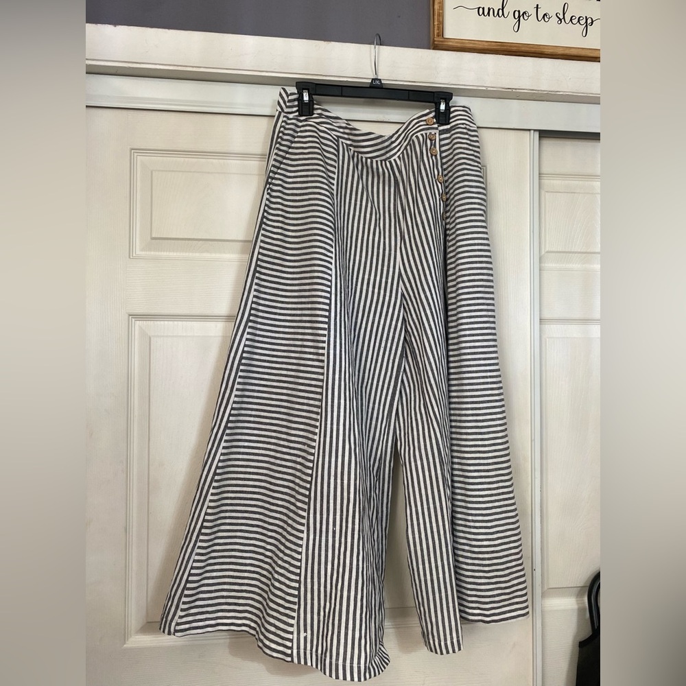 Black and white stripe ankle flare pants